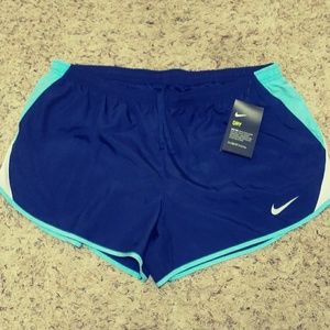 Nike XL women's navy shorts